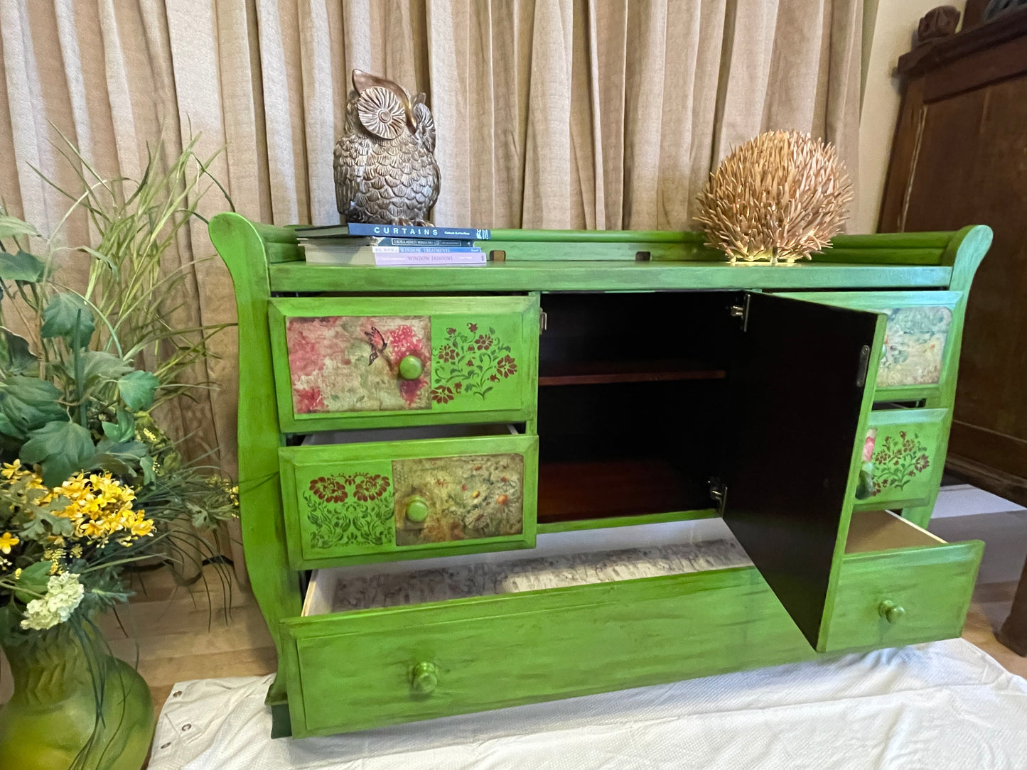 Green garden buffet/dresser