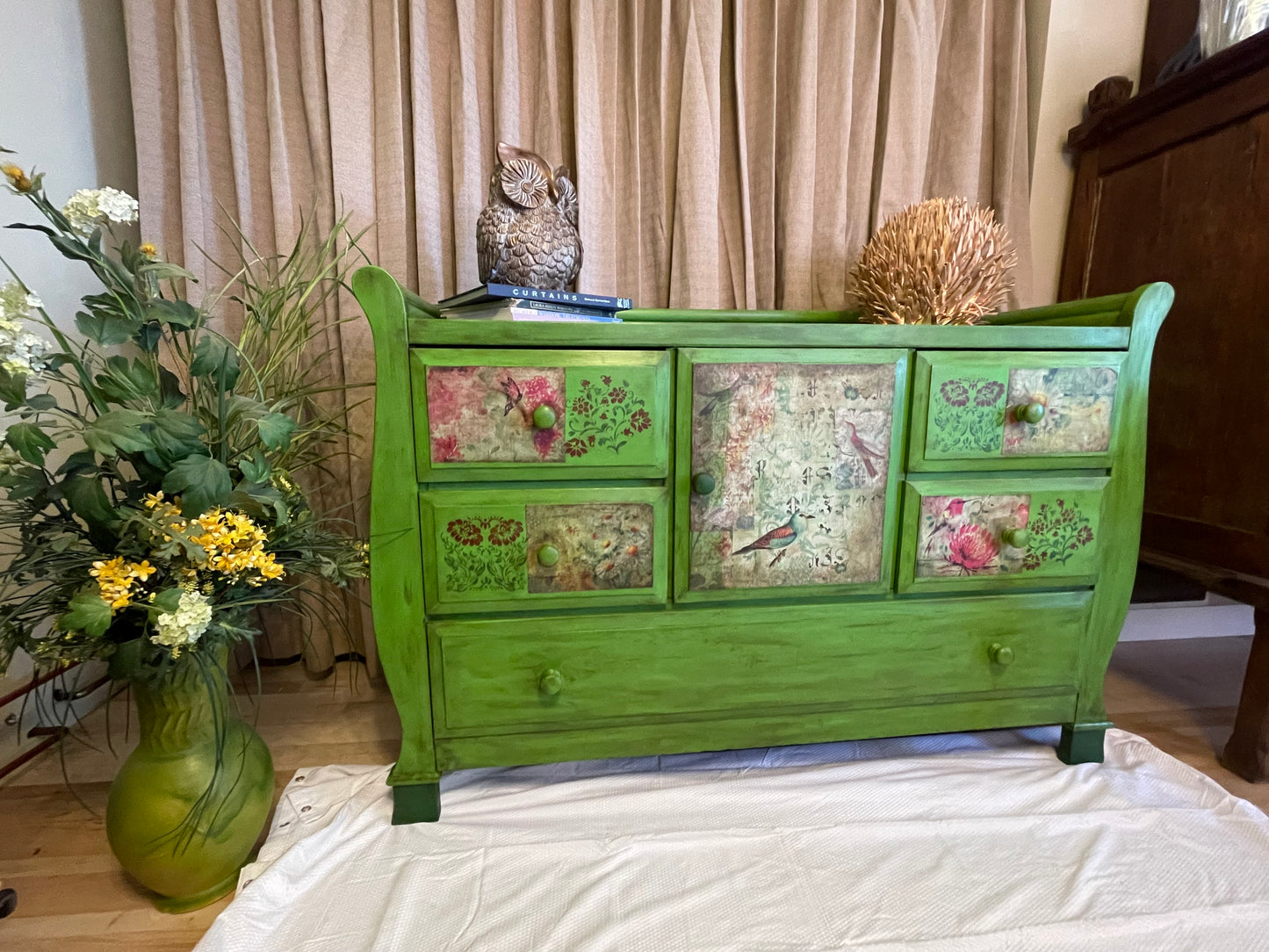 Green garden buffet/dresser