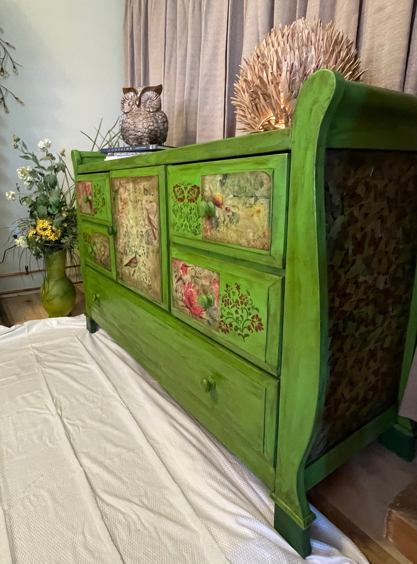 Green garden buffet/dresser